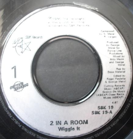 2 In A Room - Wiggle It